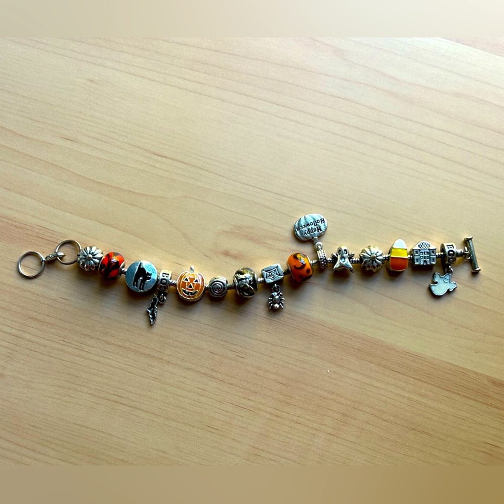 Vintage Willabee & Ward October Halloween Bracelet Pumpkins Ghosts Cat